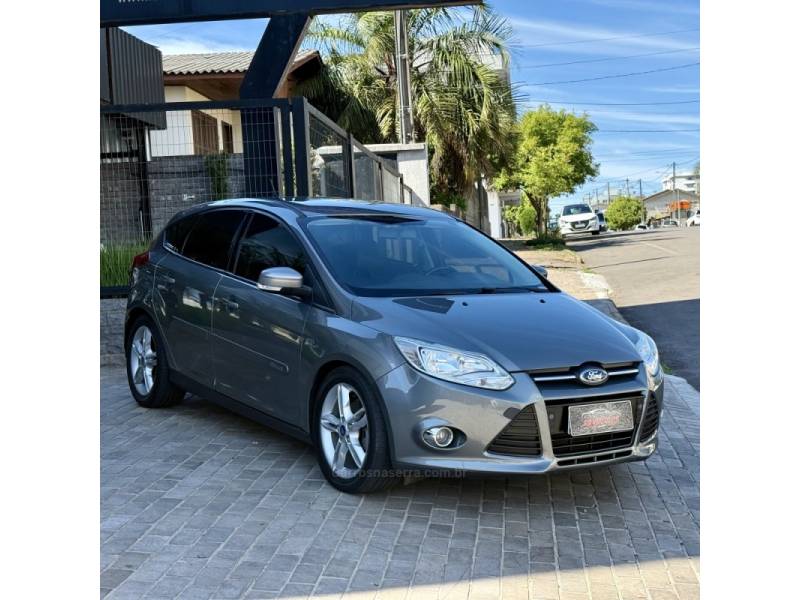 FORD - FOCUS - 2014/2015 - Cinza - Sob Consulta
