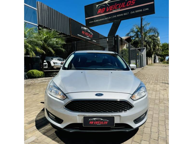 FORD - FOCUS - 2018/2019 - Prata - Sob Consulta