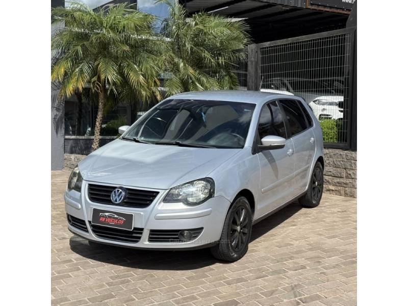 VOLKSWAGEN - POLO - 2010/2011 - Prata - Sob Consulta