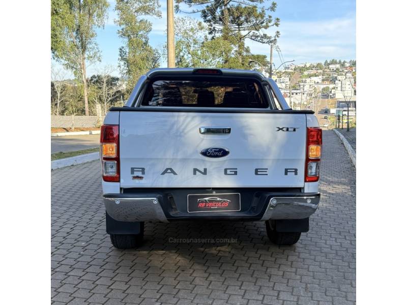 FORD - RANGER - 2015/2016 - Branca - Sob Consulta