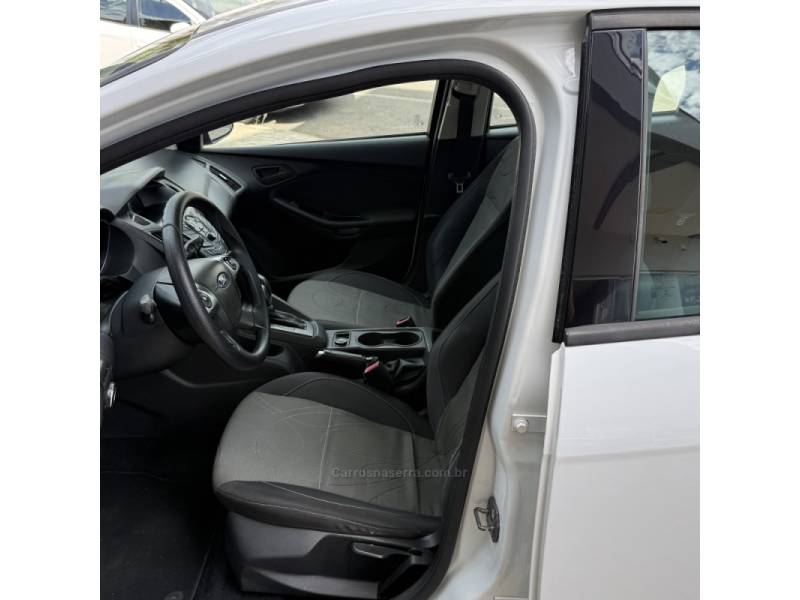 FORD - FOCUS - 2015/2015 - Branca - Sob Consulta