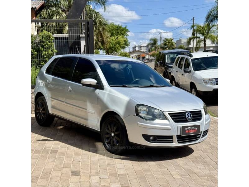 VOLKSWAGEN - POLO - 2010/2011 - Prata - Sob Consulta