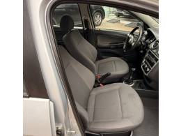 VOLKSWAGEN - VOYAGE - 2011/2012 - Prata - Sob Consulta