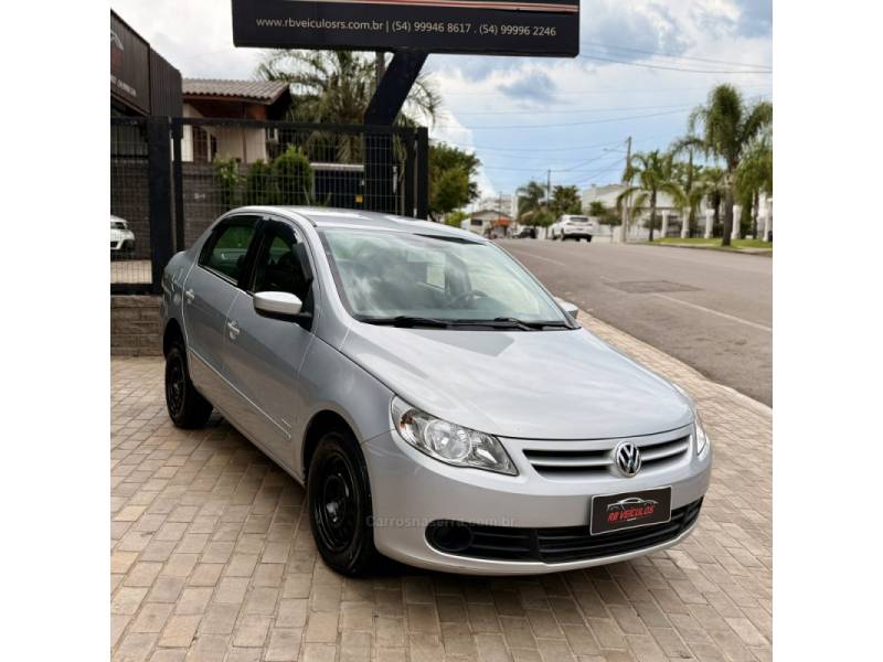 VOLKSWAGEN - VOYAGE - 2011/2012 - Prata - Sob Consulta