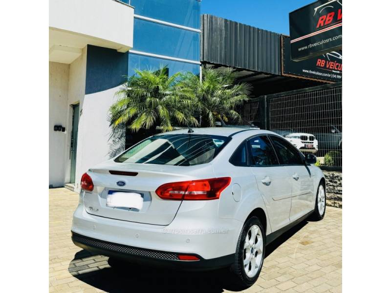 FORD - FOCUS - 2018/2019 - Prata - Sob Consulta