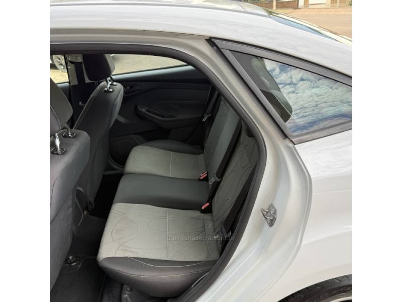 FORD - FOCUS - 2015/2015 - Branca - Sob Consulta