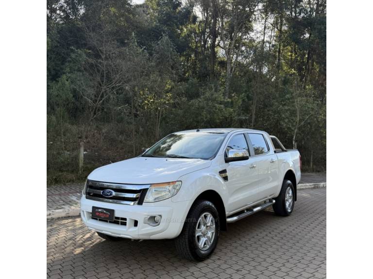 FORD - RANGER - 2015/2016 - Branca - Sob Consulta