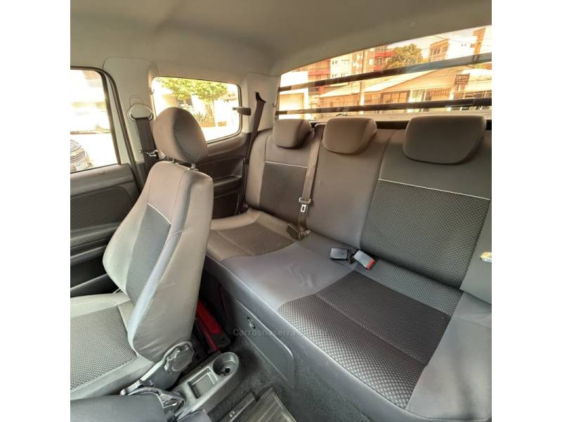 VOLKSWAGEN - SAVEIRO - 2016/2017 - Branca - Sob Consulta