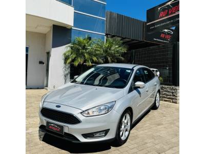 FORD - FOCUS - 2018/2019 - Prata - Sob Consulta